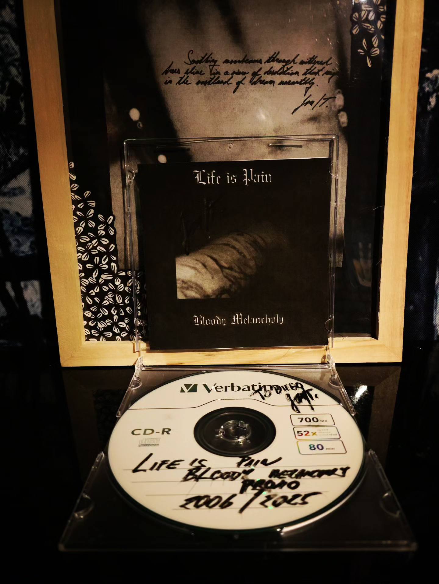 Trist – Za Hranicí Skutečnosti (Mi favorito) Life is Pain - Bloody