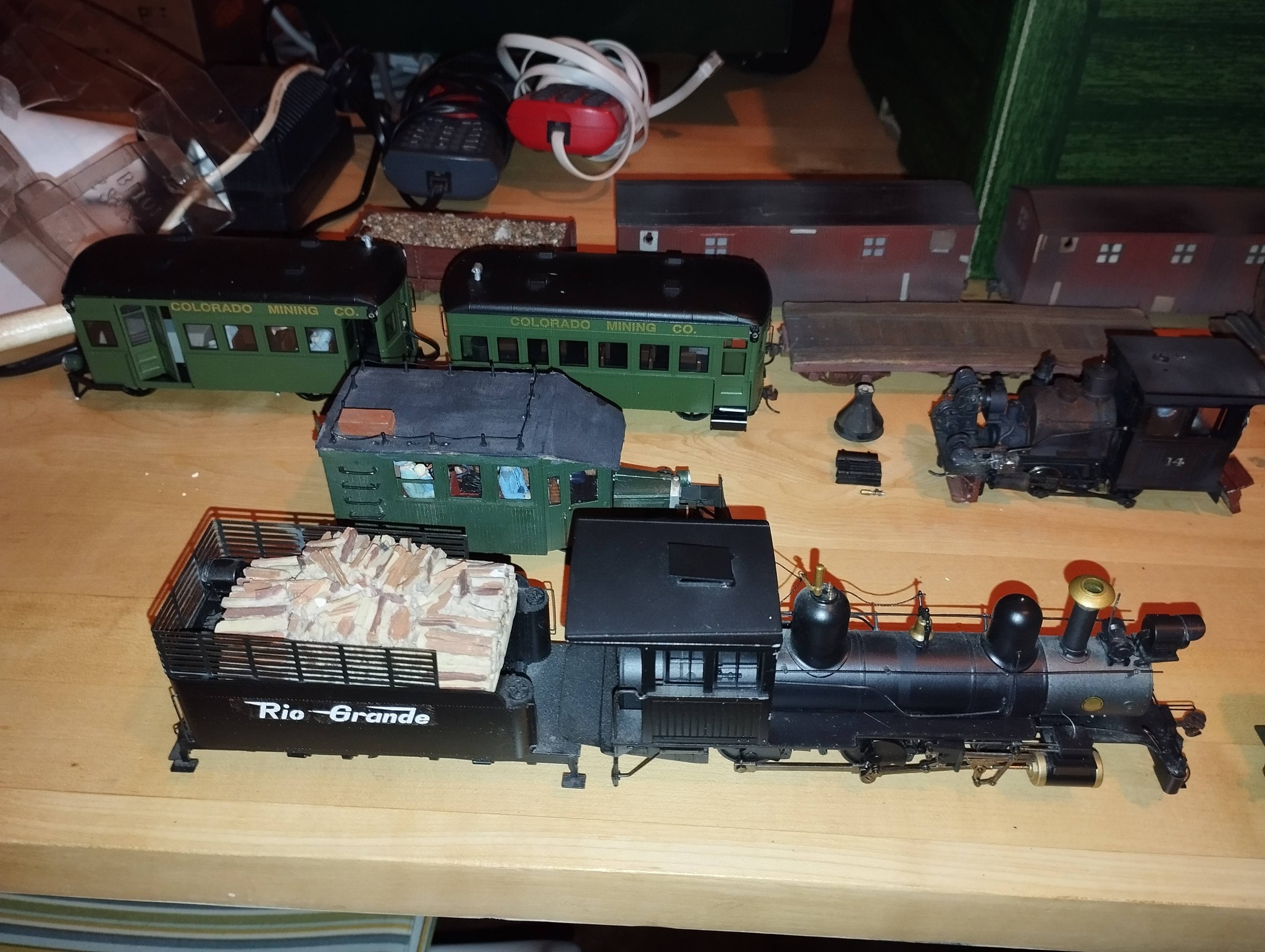 Just bought this very nice Bachmann collection, pretty sure some are ...