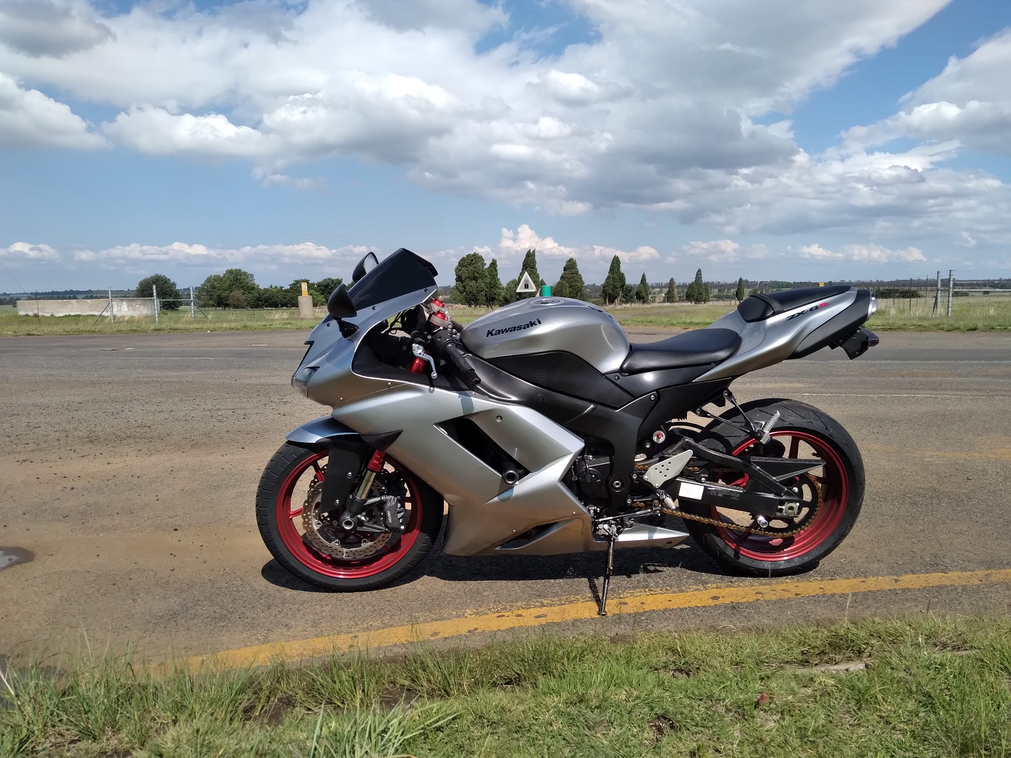 Hello everyone. Thanks for the addition. Here's my kawasaki ZX 10