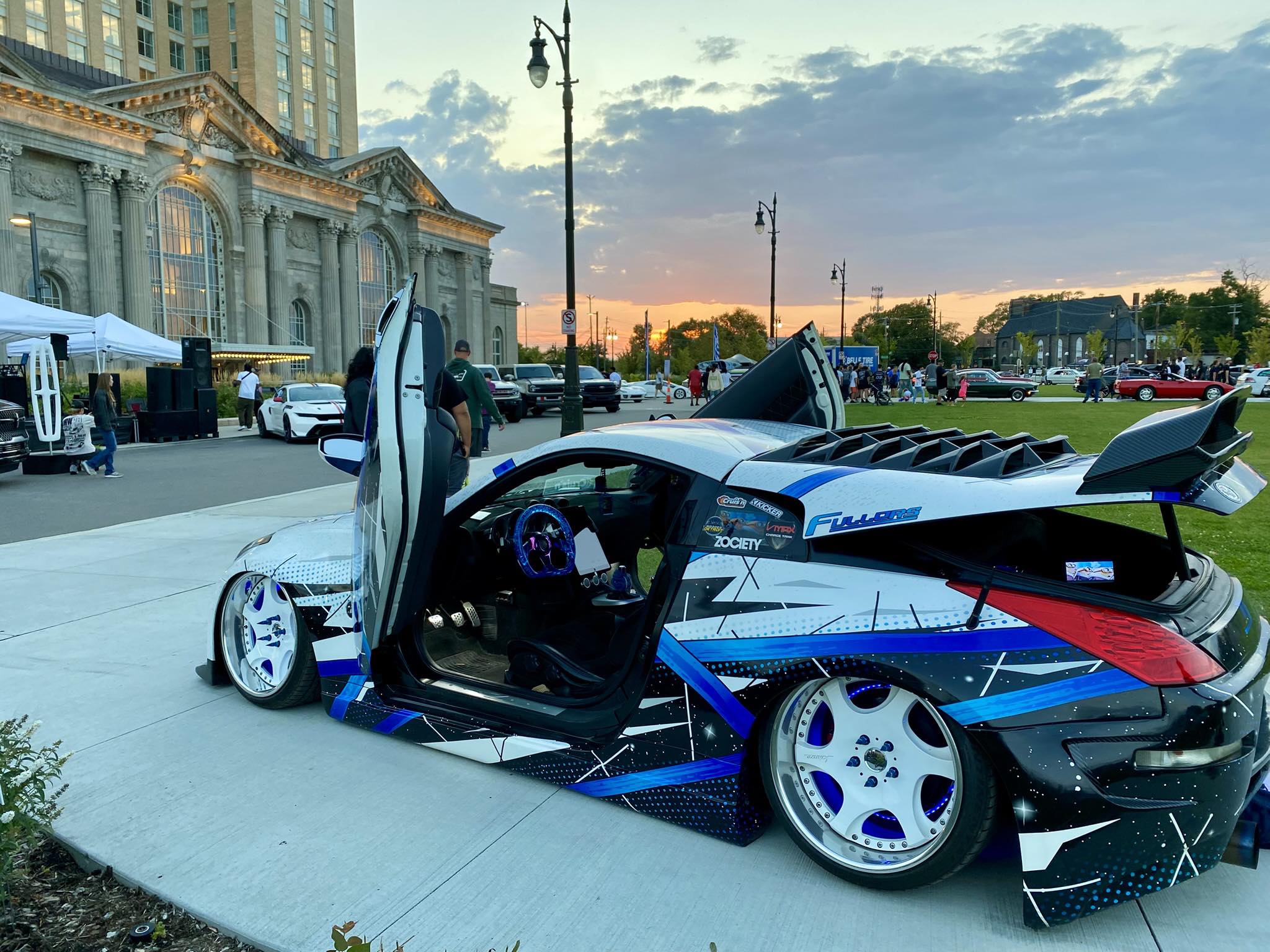 From Brent H Fuller From VDI: Check out this eye catching 350z