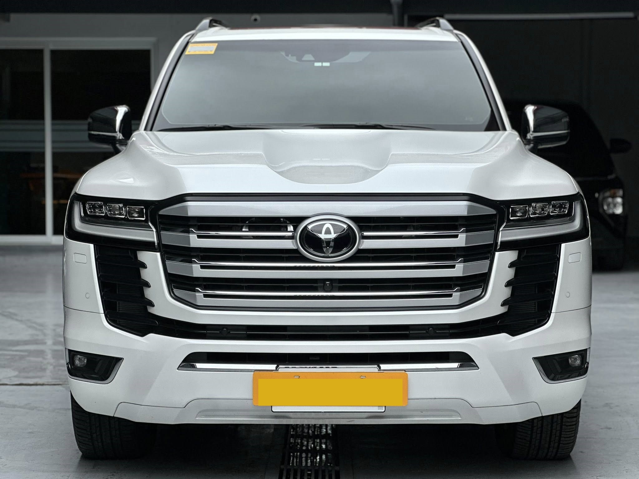 2023 Toyota Land Cruiser ZX 3.3 twin turbo V6 diesel 19k km only