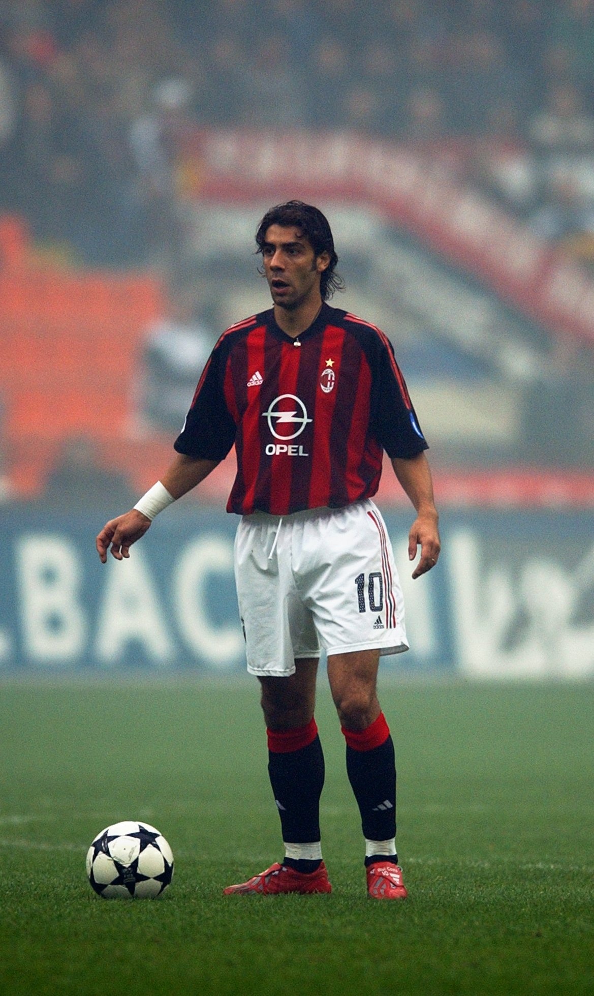 Happy 49th birthday to Rui Costa, the maestro himself 🇵🇹