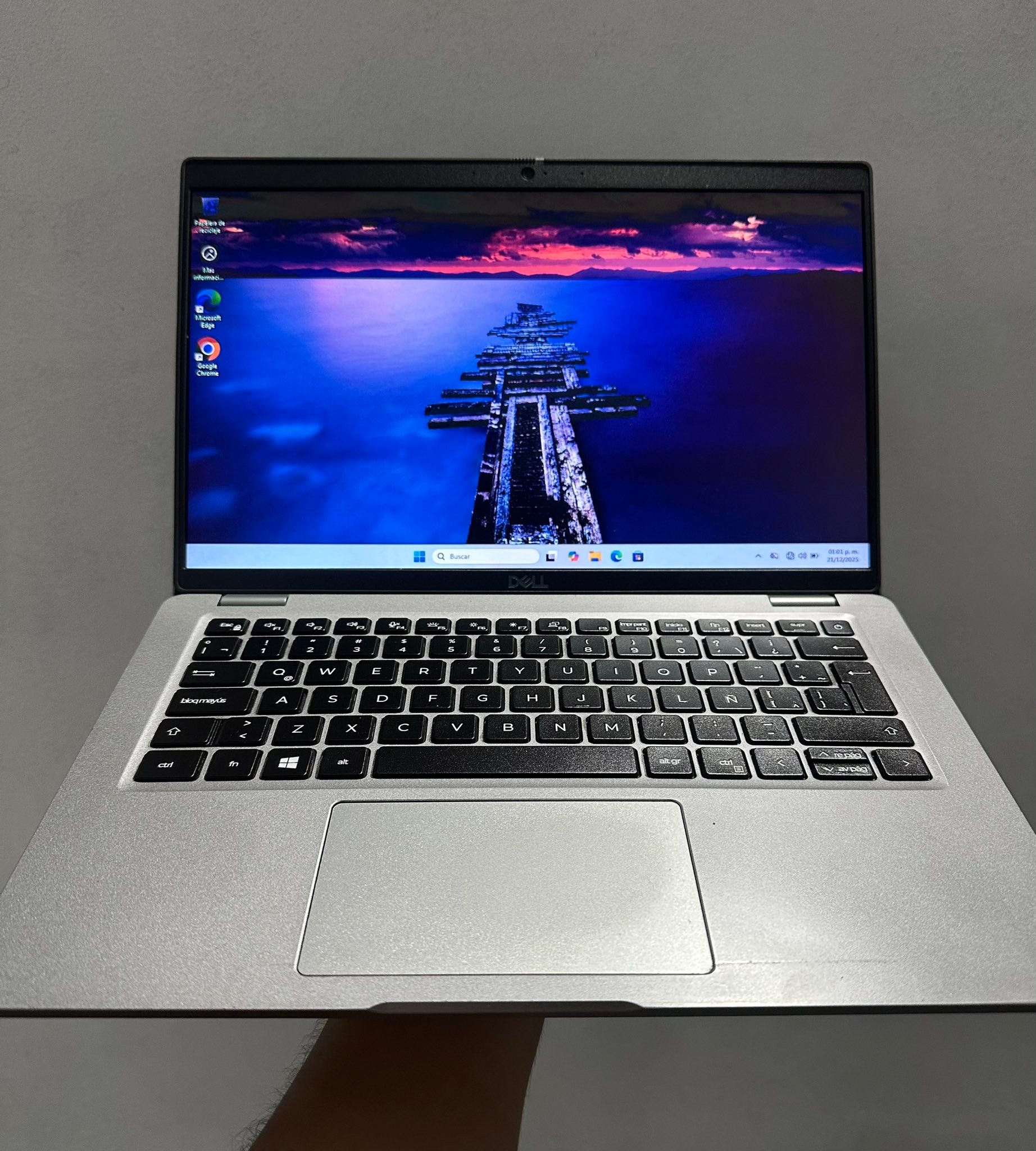 DELL i5 8265U 1.6GHz 8GB 256GB ⑥ Laptop Dell Latitude 5400 Core i5 8va gen 16 gb de ram Ssd 256 gb