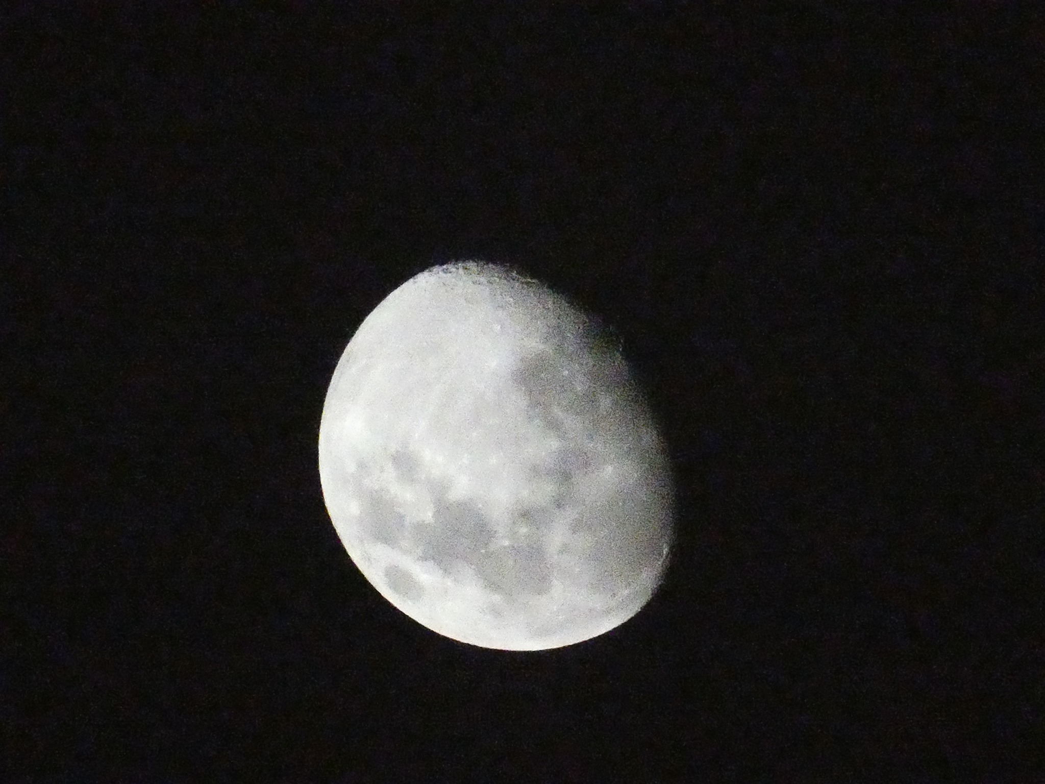 Panasonic TZ95 moon shot with great OIS