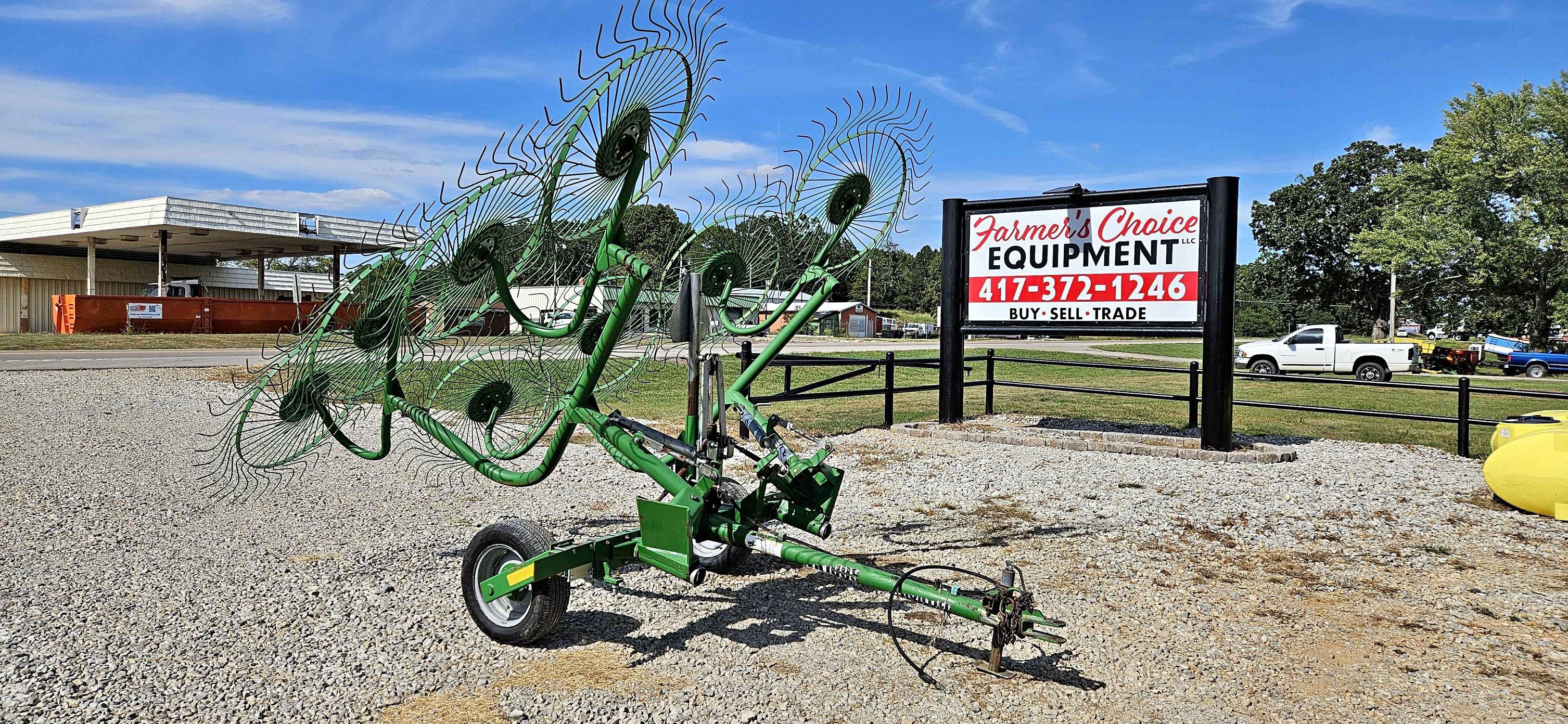 2014 Frontier hay rake 8 wheel