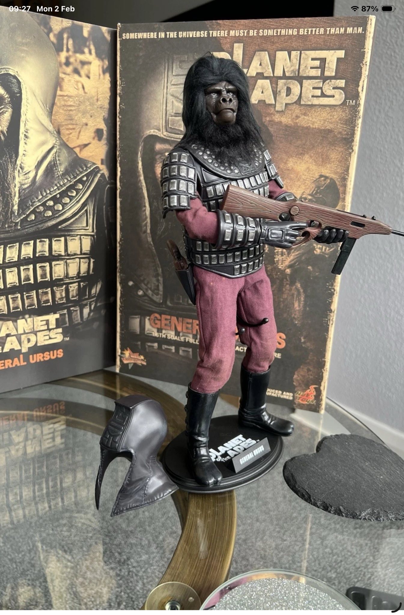 hot Toys Find the apes General Ursus gorilla on horseback 1/6
