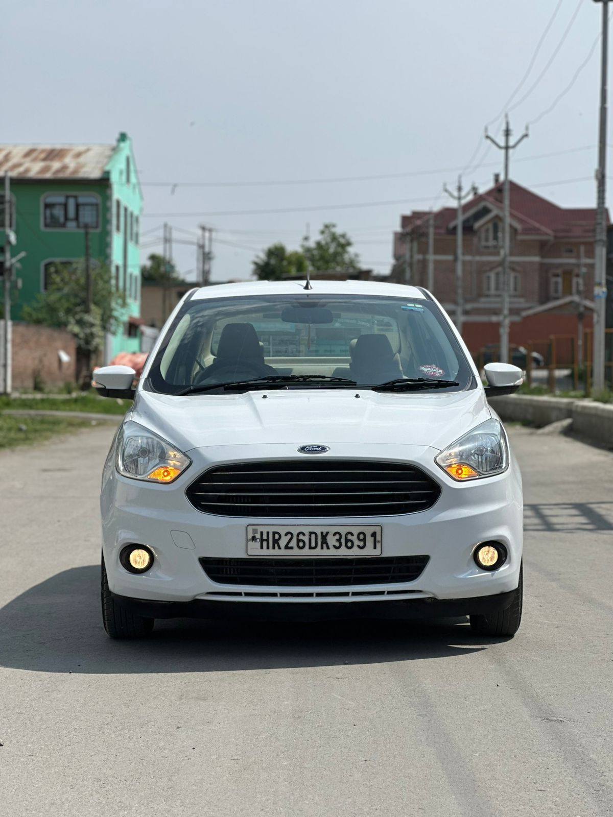 Ford figo aspire titanium Model 2017 Km driven 37k with service
