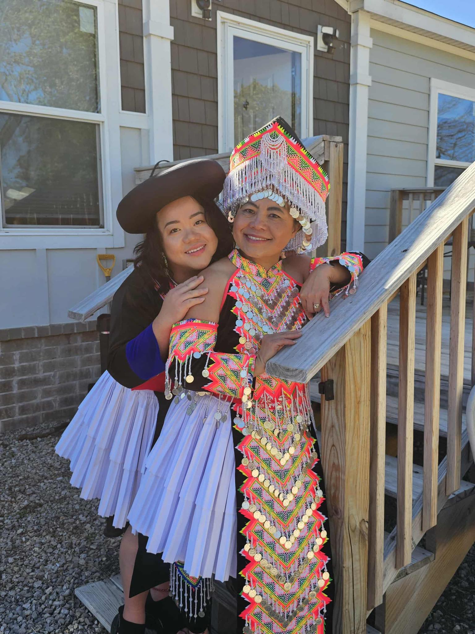 hmong traditional dress HanfuHmong Beauty Girl|Tang Exotic Clothing The whole outfit includes skirt Hmong Txaij Green (36") 