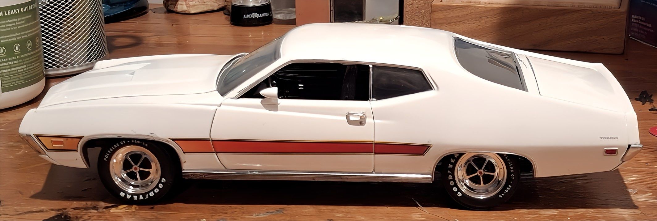 Die cast 1/18 scale 1970-71 Ford Torino convertibles