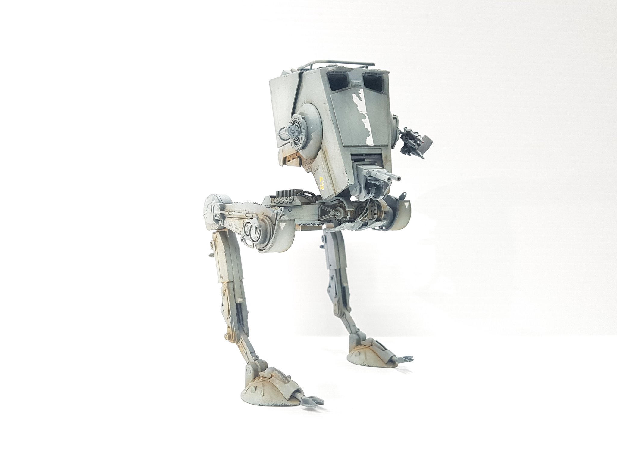 Build Review: Andy Moore takes a look at the Star Wars (1/550?) AT 
