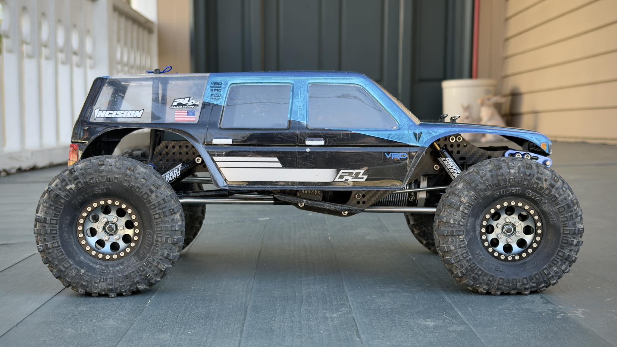 Vanquish Products VRD carbon with Imposter chassis upgrade