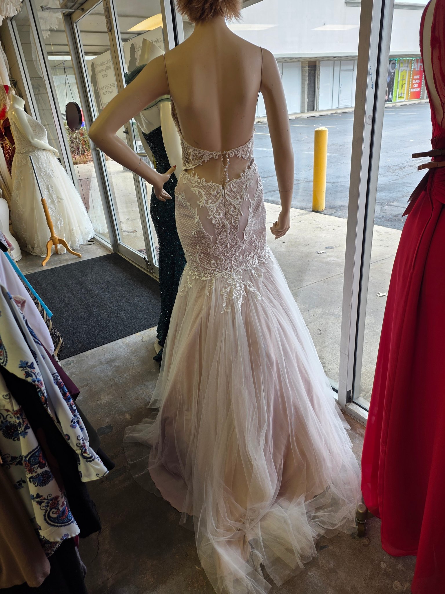 Jamie's Exclusively Plus located at 8125 e 51st Street suite M tulsa OK 74145. Well sell new and consignment gowns and we take gently used gowns. Give us a try we carry