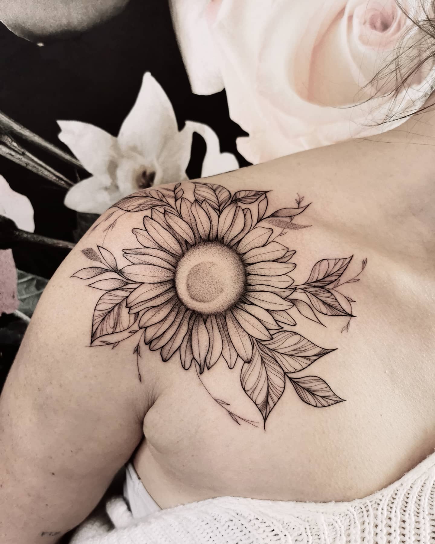 Tatouage Tournesol Noir Et Blanc