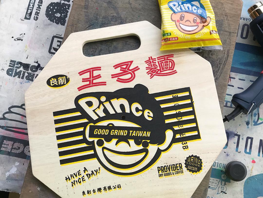 GRINDLODGE グラインドロッヂPINS とびたくん グラインドロッヂ デザインディレクター 加藤先生ことカトチン