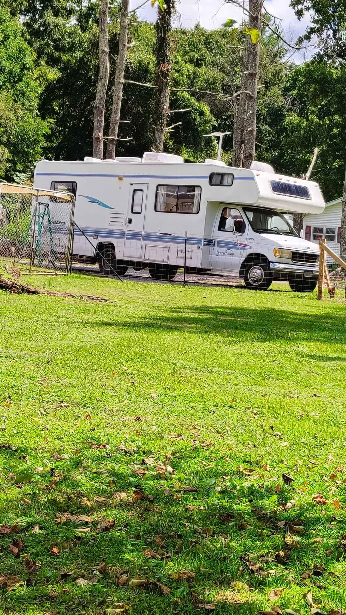 1996 Ford E350 Coachman Class C Leprechaun Wide body 29' motorhome ...