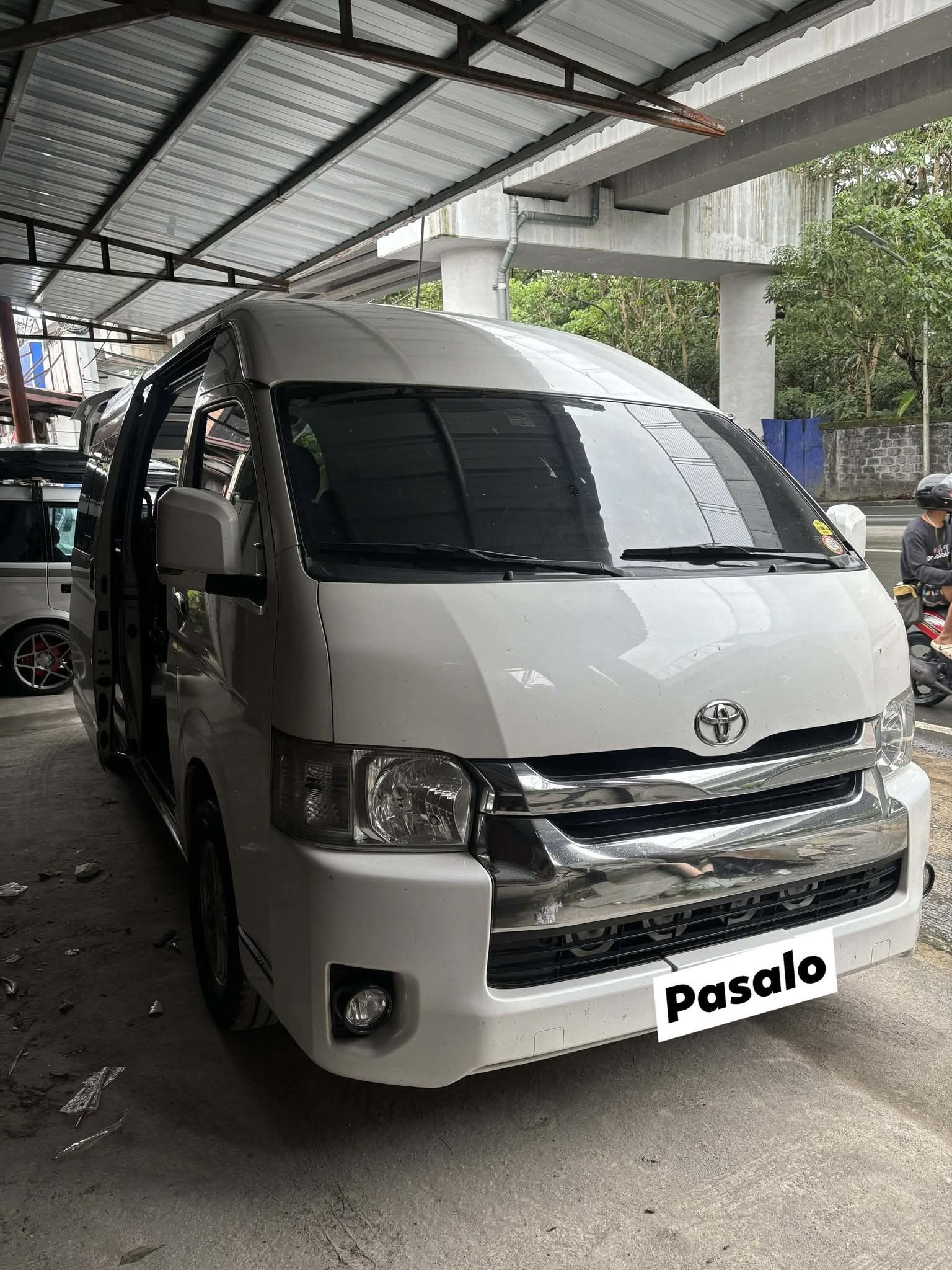 Baks meron gusto sumalo! Toyota super grandia LXV 2018 Matic 75k