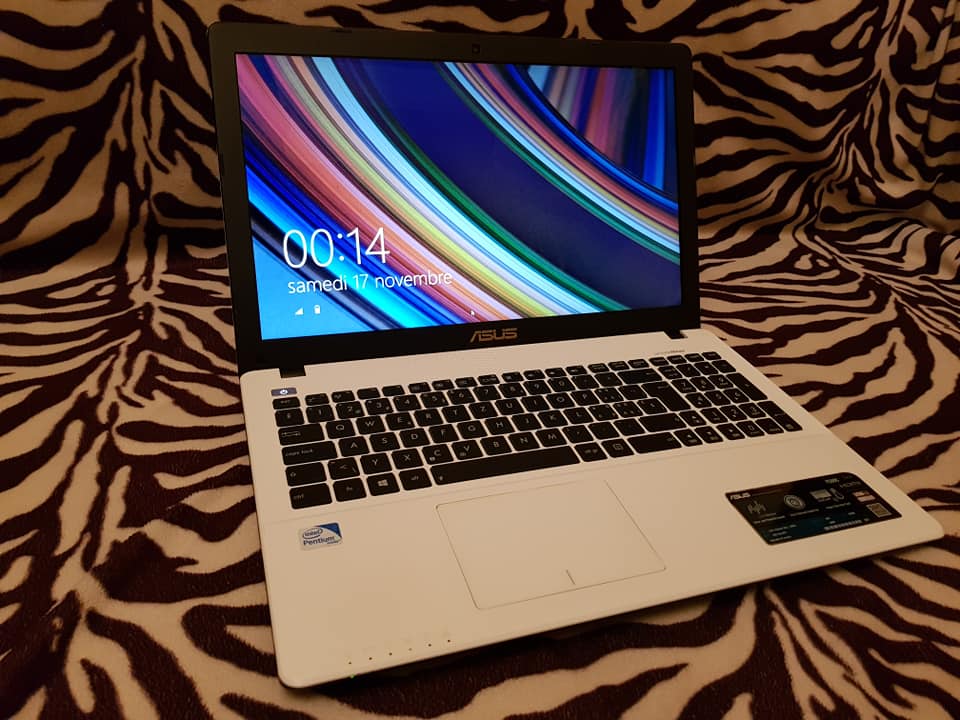 Asus f550c notebook pc 320go 4go intel pentium CPU 2117U ULV. 1.80 