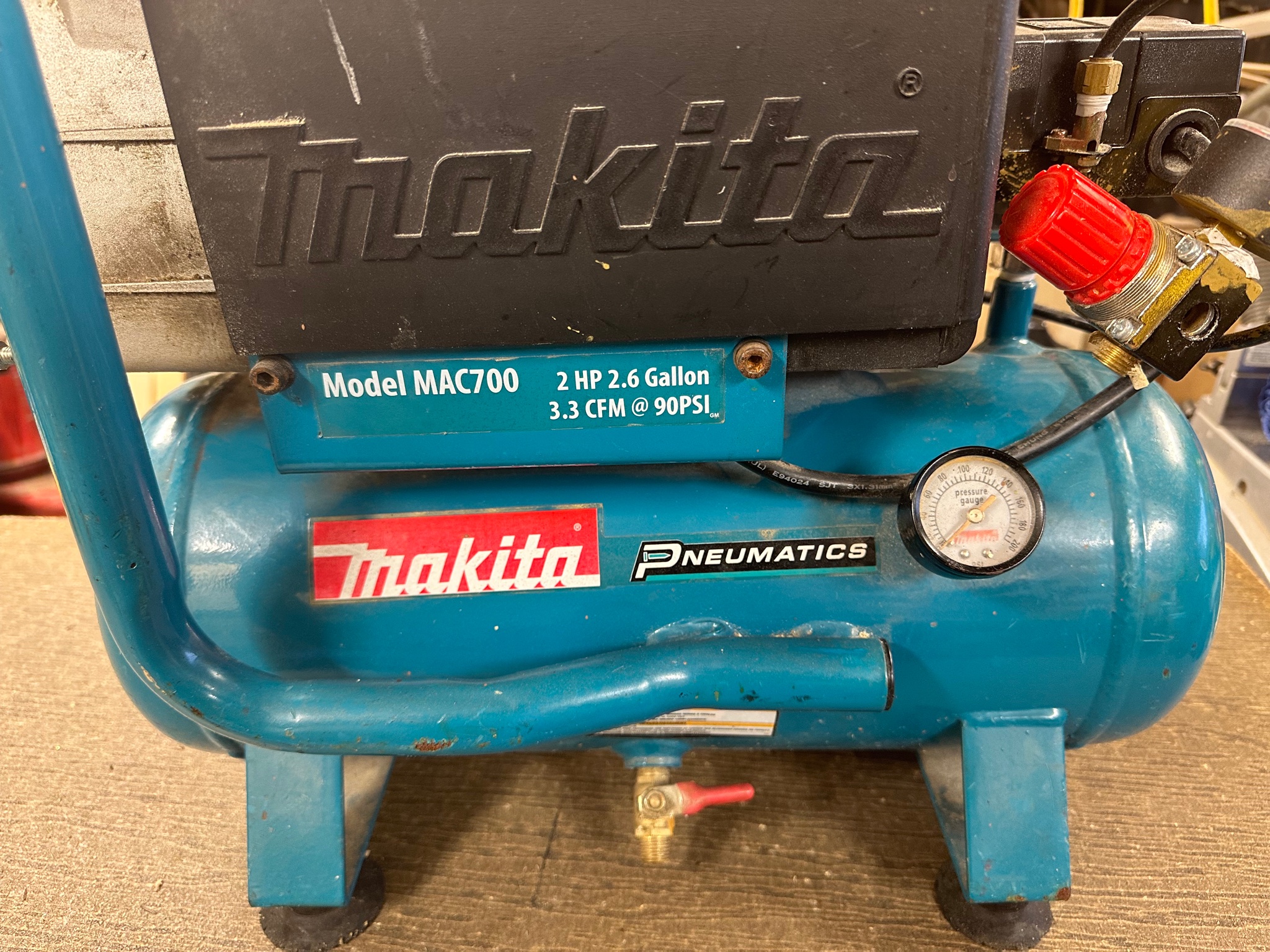 Makita Air Compressor. MAC700 - Air Compressors - Port Moody, British ...