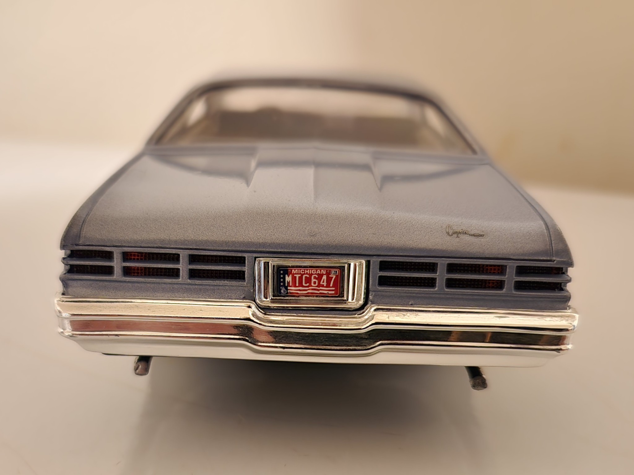 Round2 MPC 1/25 1976 Chevy Caprice Kit de modélisation en Plastique d'une Voiture américaine, à Construire en Trois Versions différentes