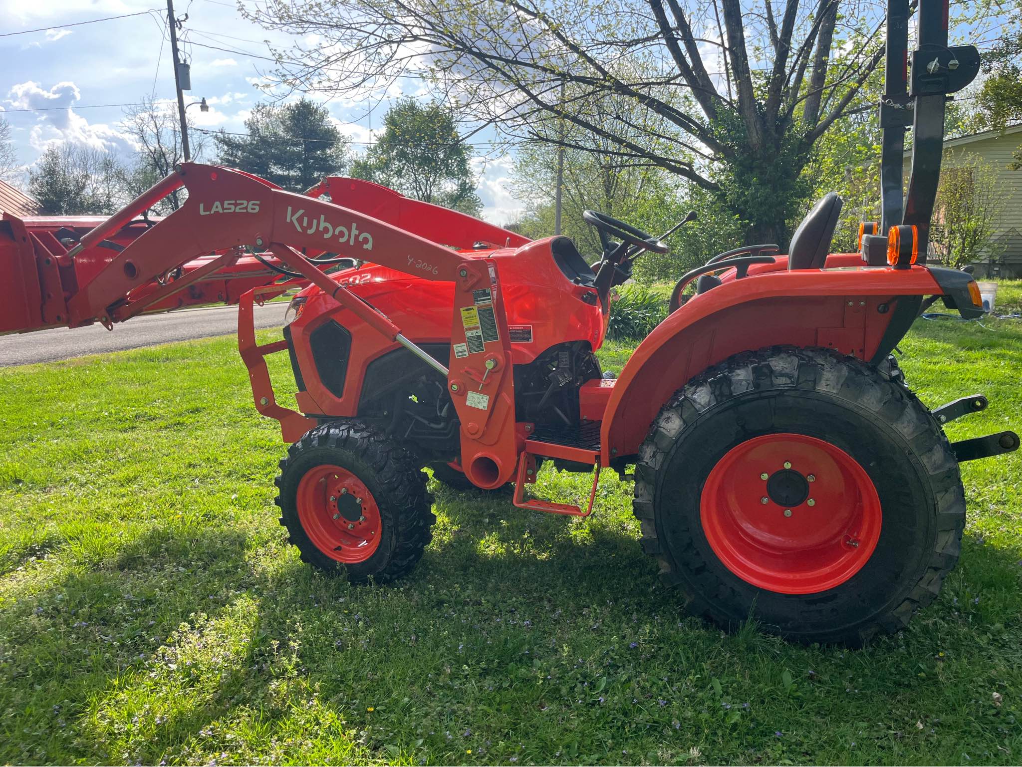 Kubota L2502 HST w/ LA526 loader - Lawn Mowers - Bardstown, Kentucky ...
