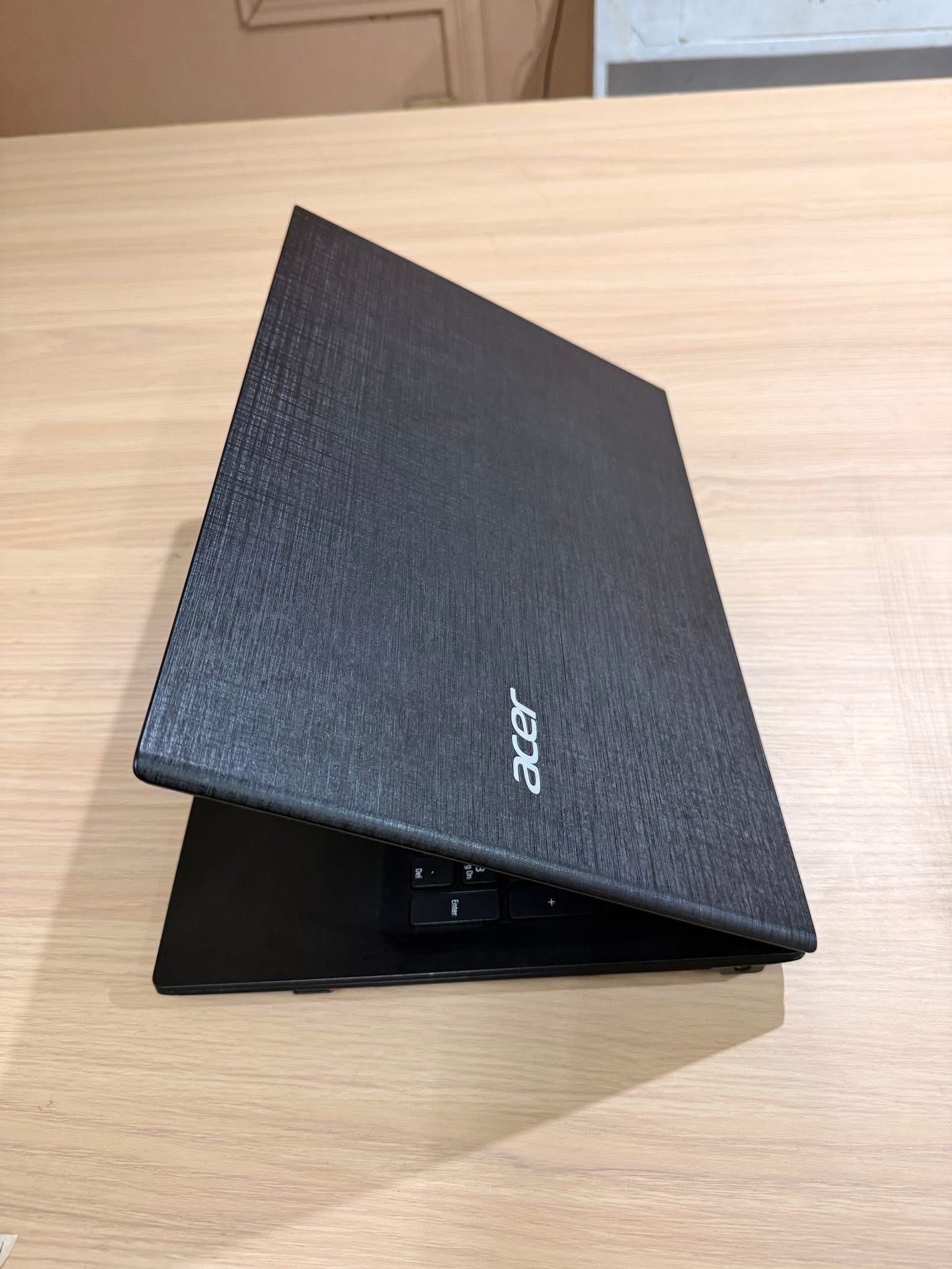 Price: 11,999 ? NEC VersaPro Laptop Model: VH-4 12.5 inches 