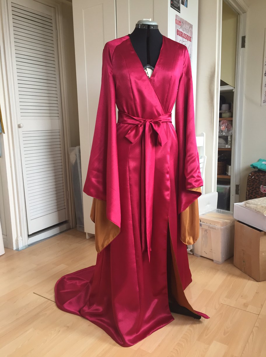 burgundy kimono dress Recent commission: this in satin with a bronze lining and raglan sleeve was custom made for the divine Alisa Evelyn! Set:Robe+Pajam+Nightgown General Fabric: Crepe Midi dress Vintage Storybook Bridal Shower the Kimono Sleeve Elastic