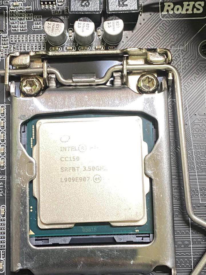 CPU Intel CC150 8 Core 16 Thread 3.50 GHz – Compatibile Con H310, B365, H370, Z370, Z390, Q370, C246
