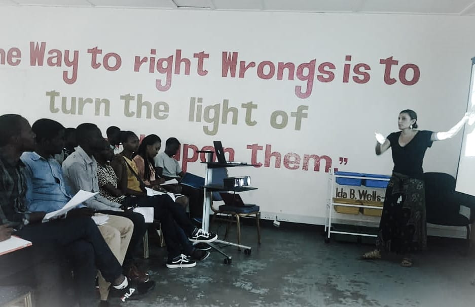 The American Corner and US Embassy training UTB third year students on ...