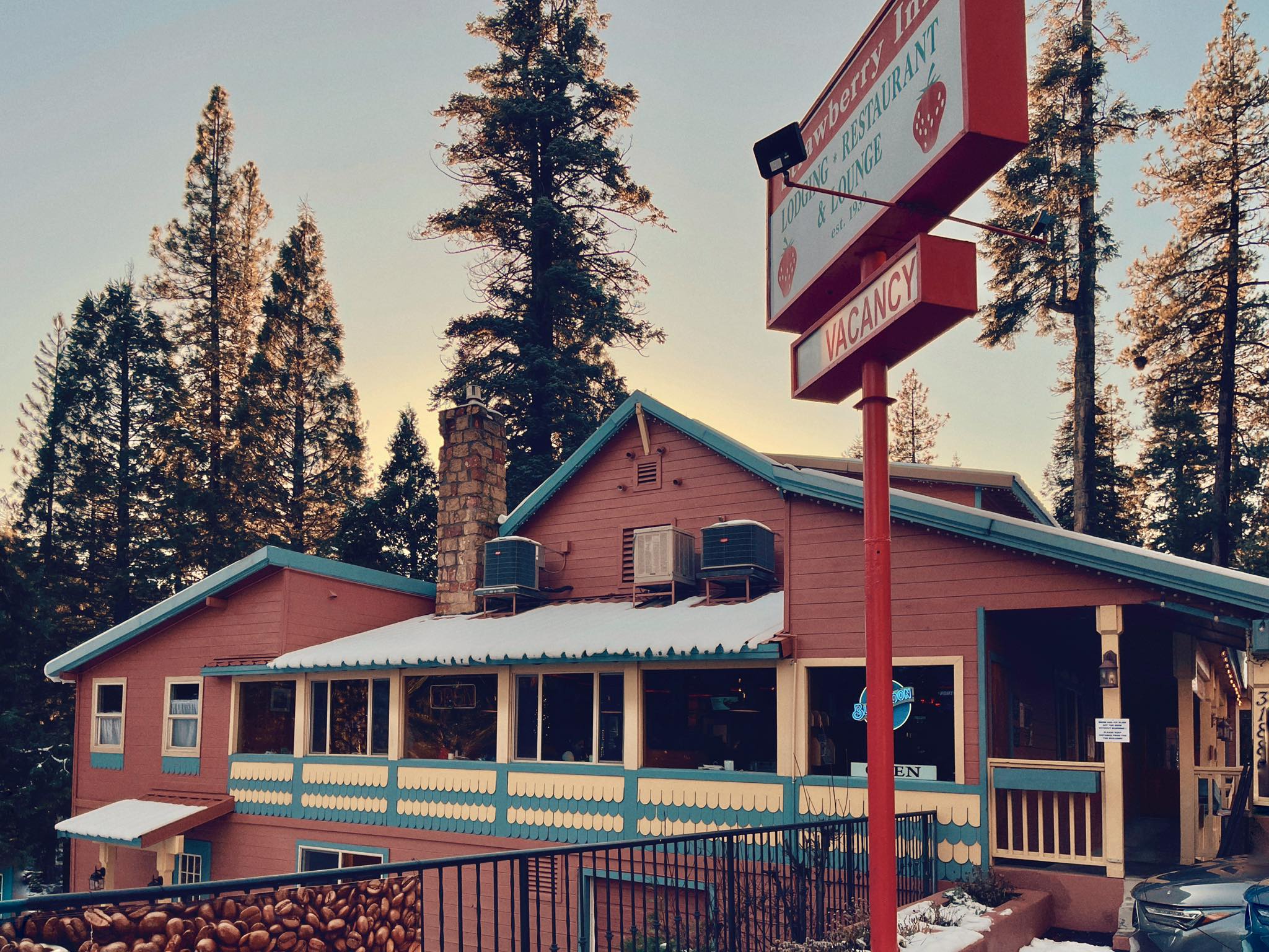 Strawberry Inn River Front Resort | Strawberry CA