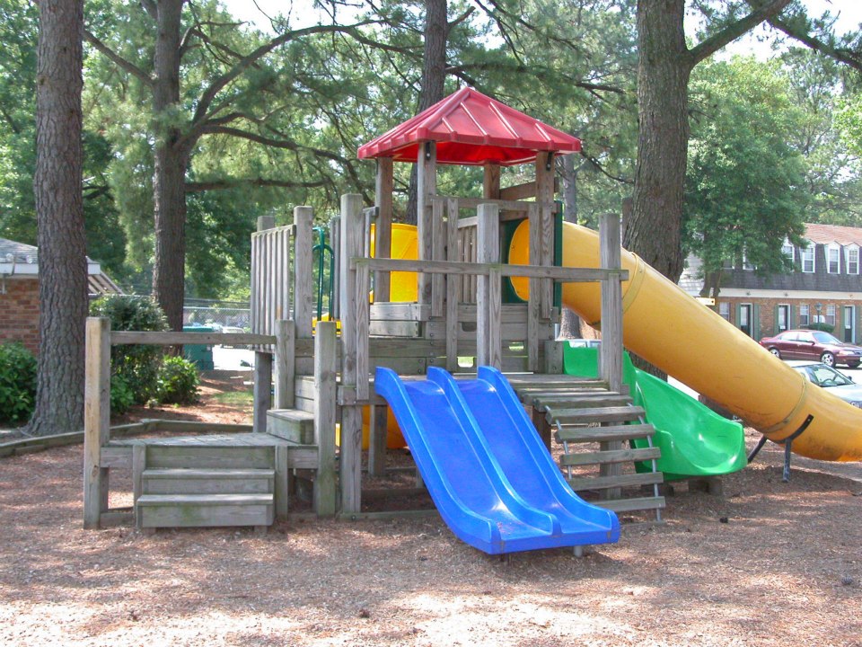 Dutch Village Apartments & Townhomes Newport News VA