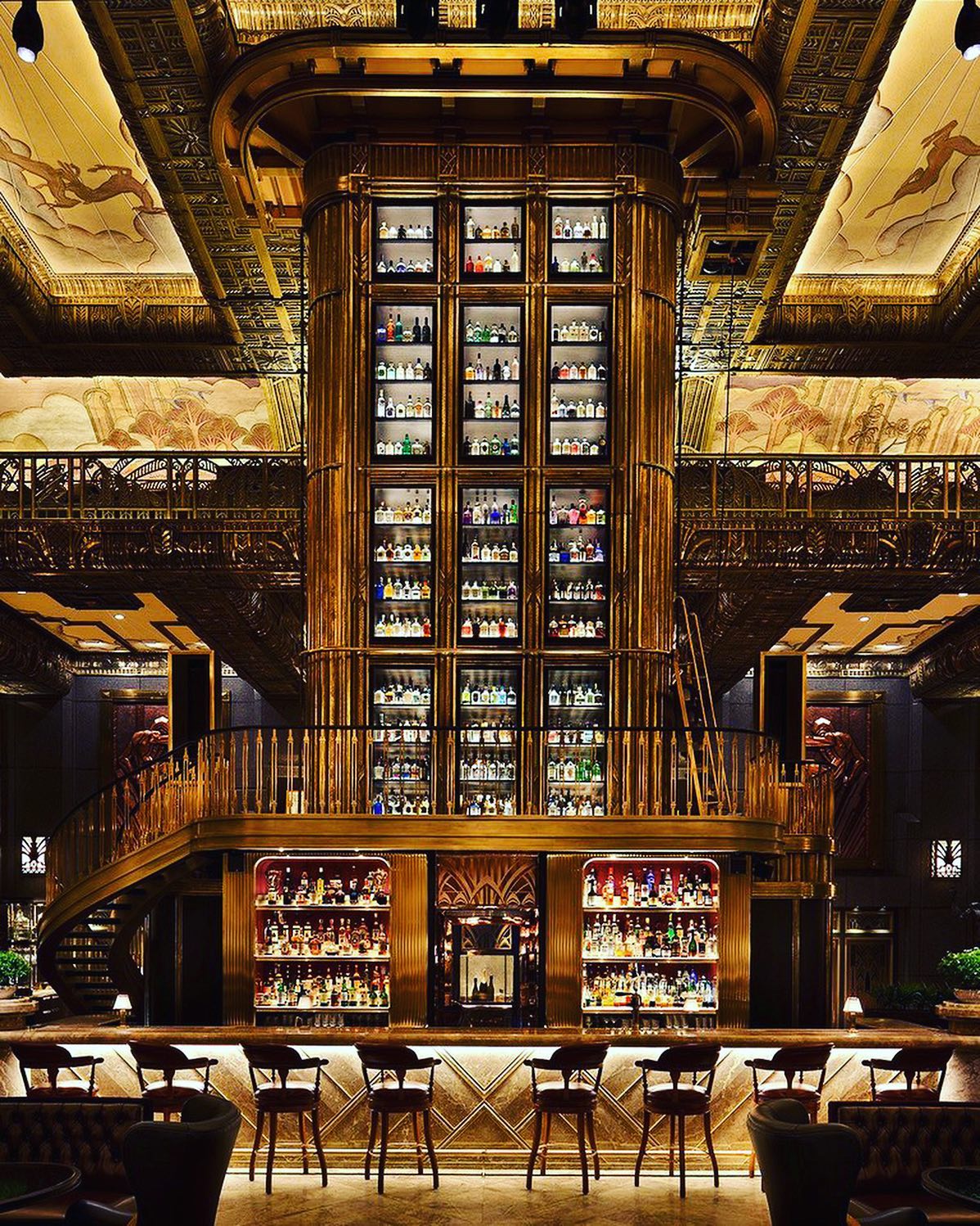 Cocktailbars - Atlas Bar / Singapore A grand lobby and...