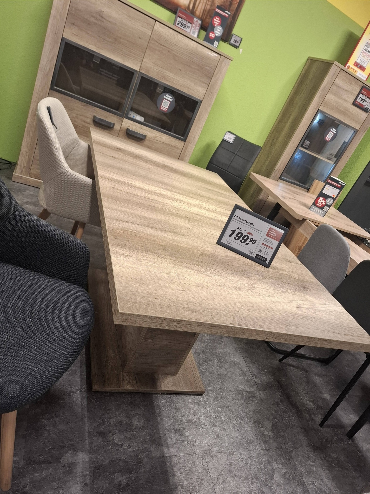 TISCH ZU VERKAUFEN