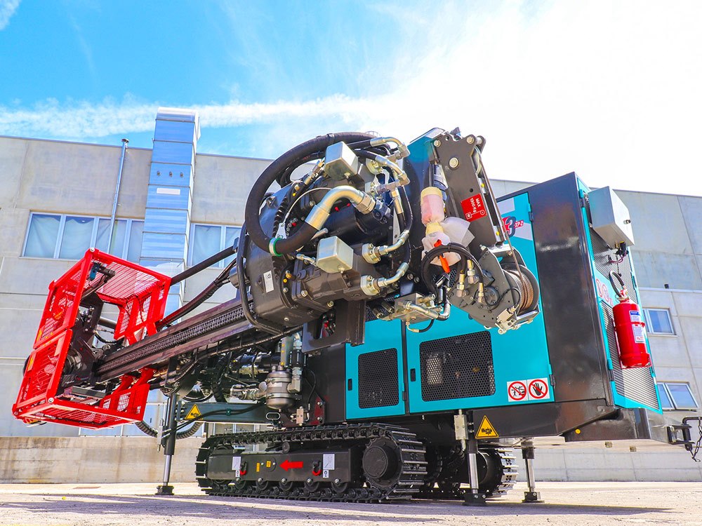 Casagrande Spa - The new C3 XP-2 hydraulic crawler drill... | Facebook