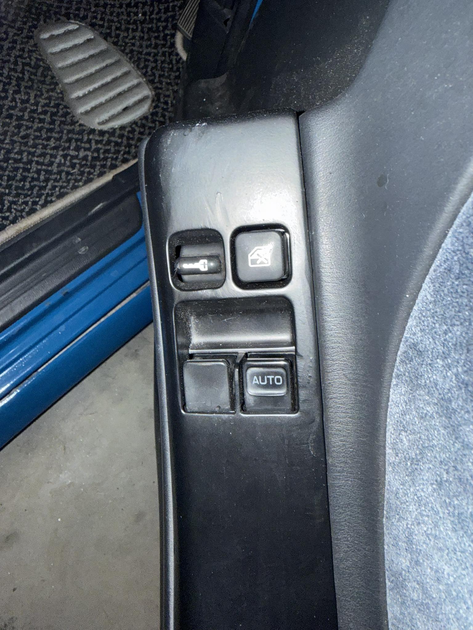 Nissan Skyline R34 4-Door Power Window Switch – Right Hand Side (RHS)