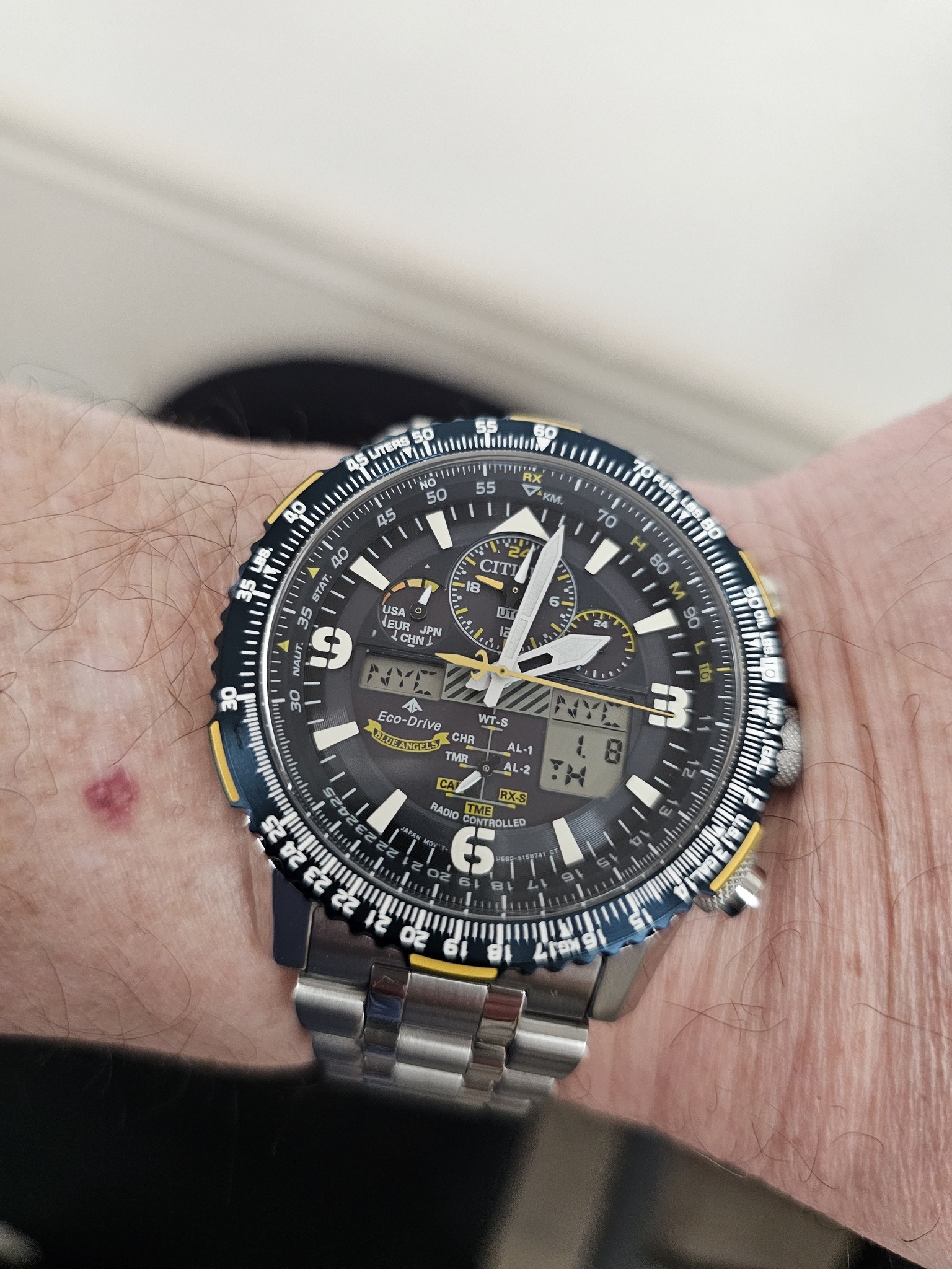 Citizen Oxy Ignis Air Diver's 200m watch with rare purple bezel