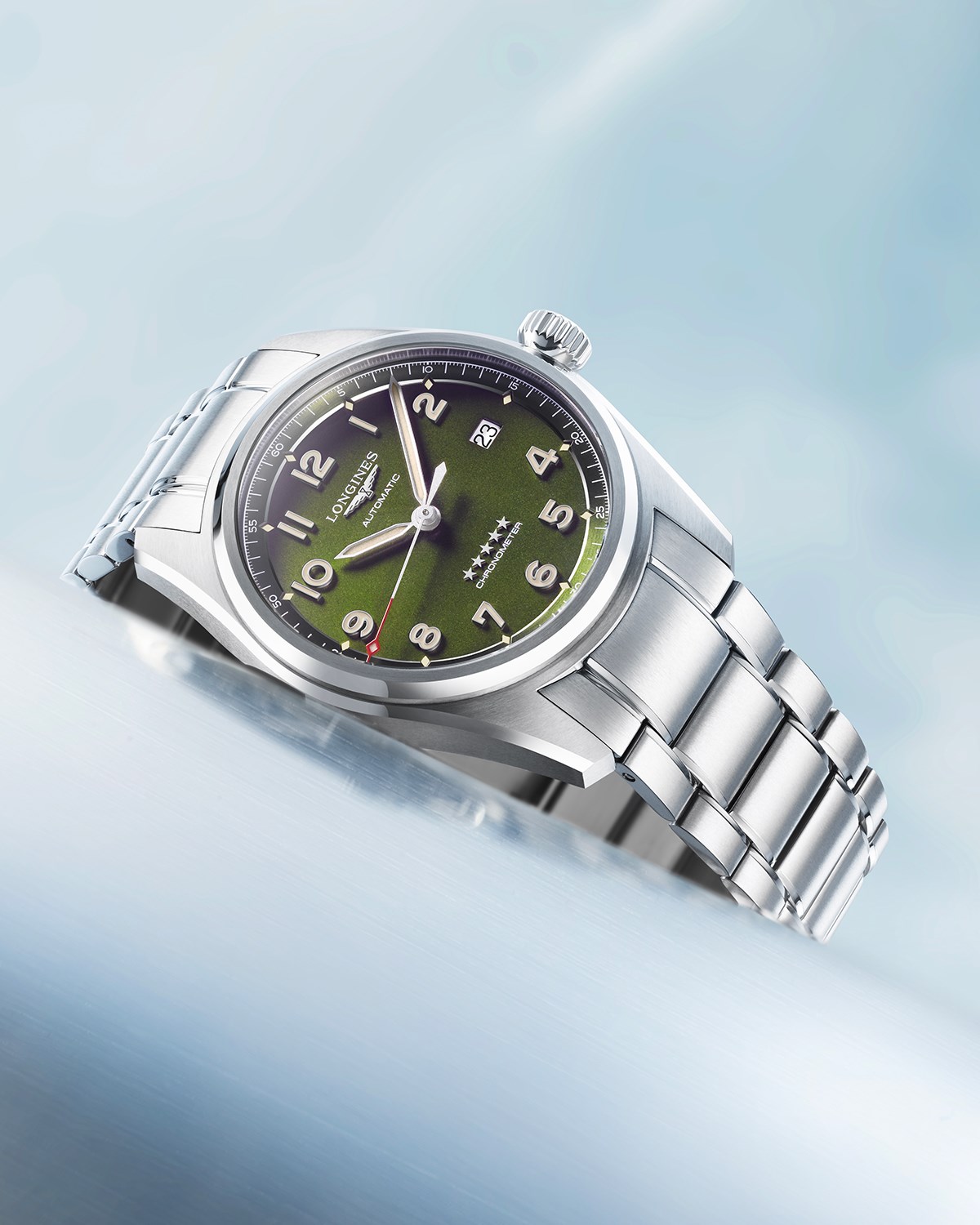 LONGINES - Spirit先行者 新色空襲降臨 全新綠色面盤融合傳統與現今美學 五星鑲嵌標誌象徵高品質保證... | Facebook