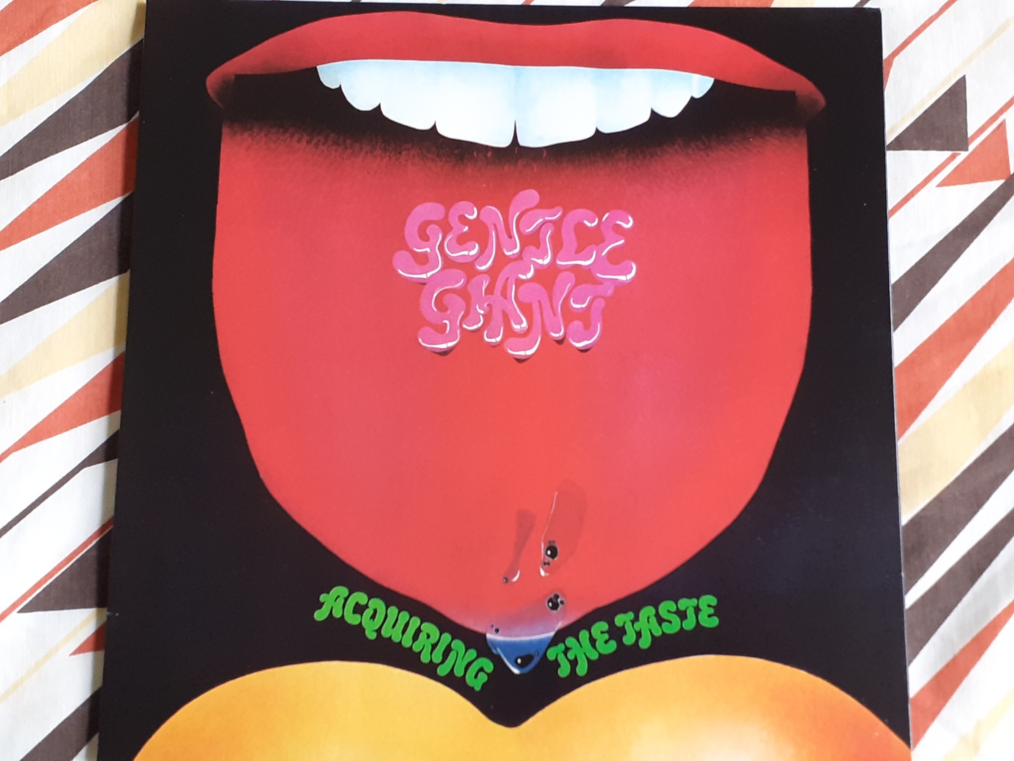 Morning on a cold, white Thursday, cuppa n spin London 1971s 2nd 