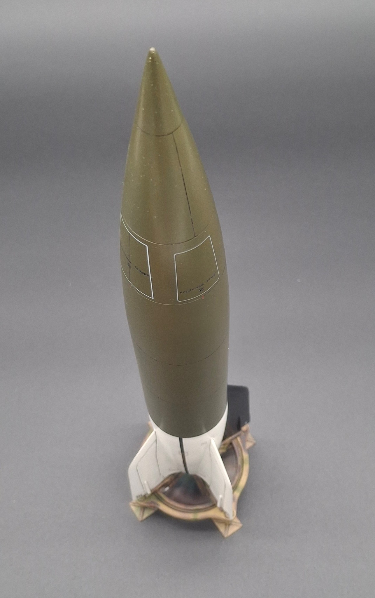 Pegasus E-Z Snapz V-2 rocket model kit review