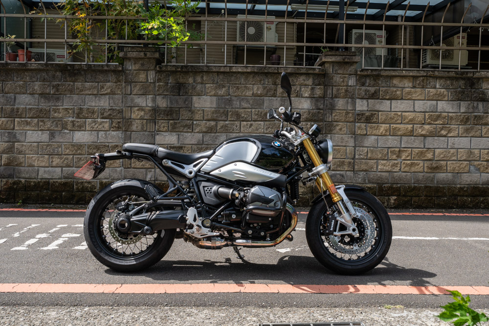R9t 、R12、R18全新二手拍賣場 | **2022 BMW R nineT 低里程美車 室內車** | Facebook