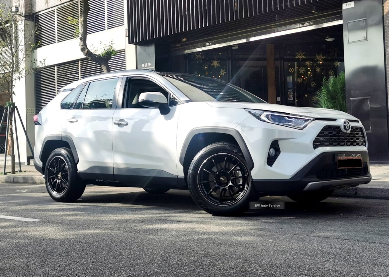 Toyota Rav4 Yokohama Wheels ADVAN Racing RSlll 18吋輕量輪圈加配 