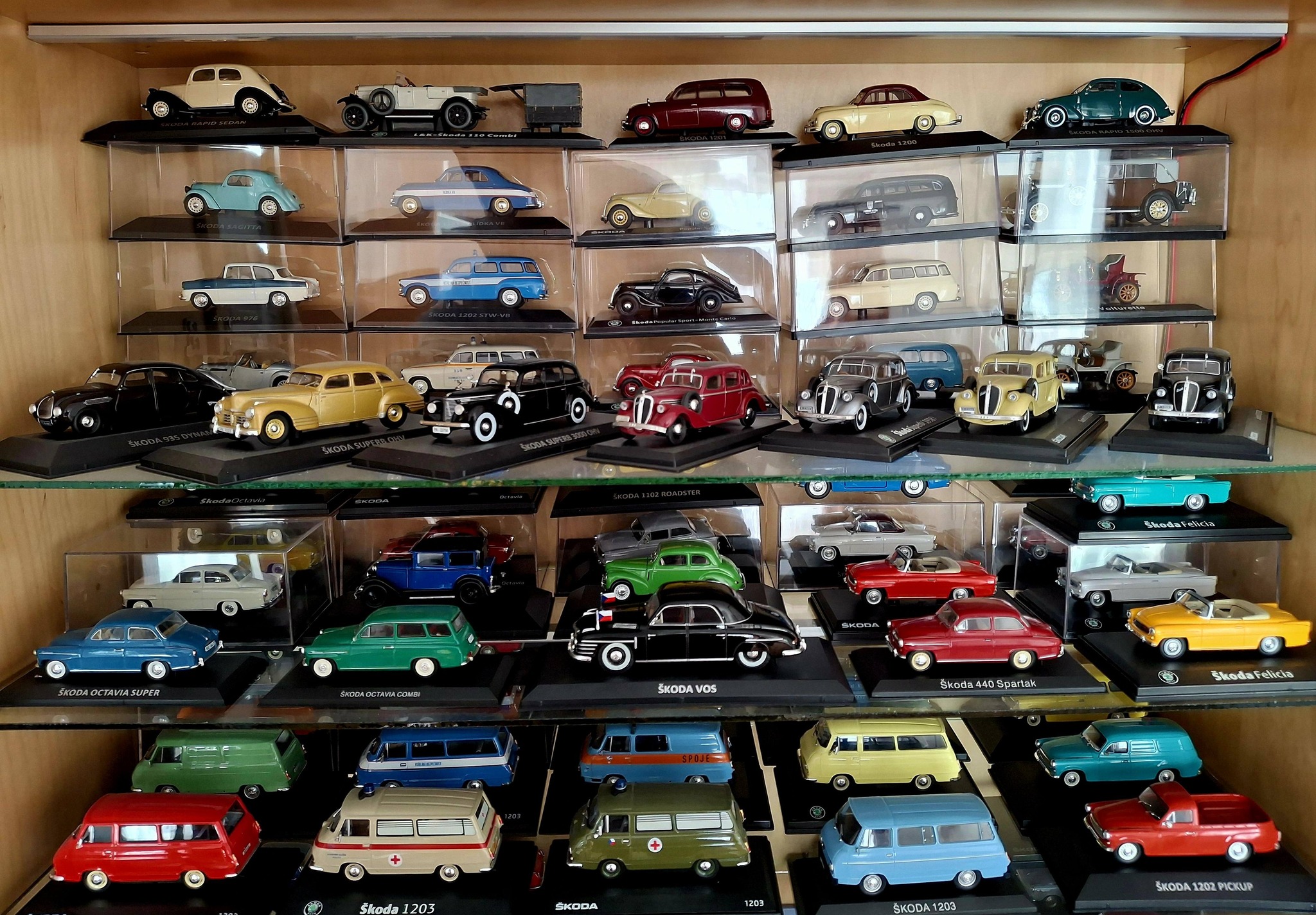 1:72 Skoda 120L model car by ABREX - simply small cars #skoda