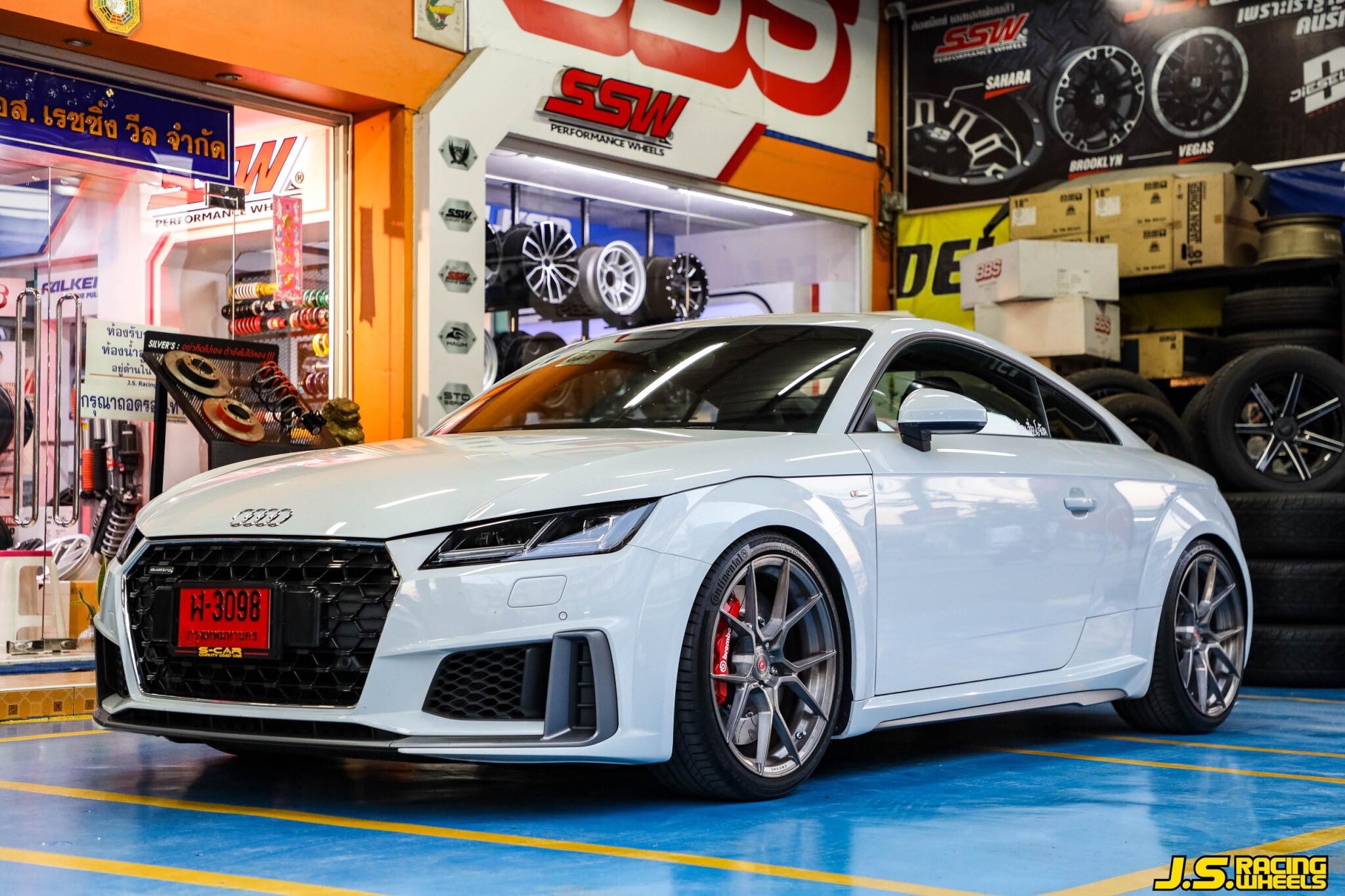 AUDI TT MK3 เน้นความเร็วสูง 220+ ต้องการโช็คที่เอาอยู่ขับมั่นใจ >> โช็ค ...
