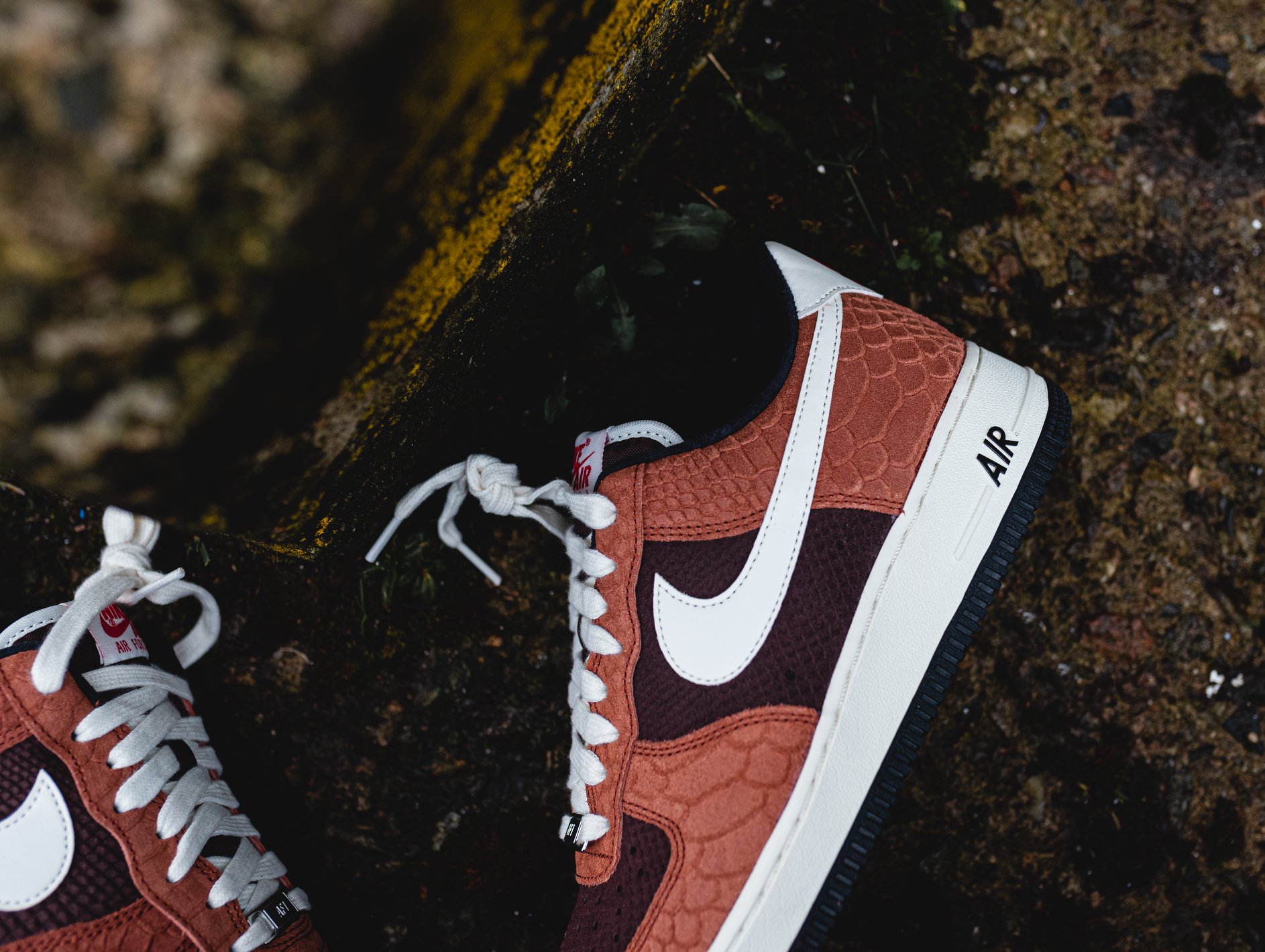 Nike Air Force 1 Premium Red Bark/Sail-Earth-University Red. Shop