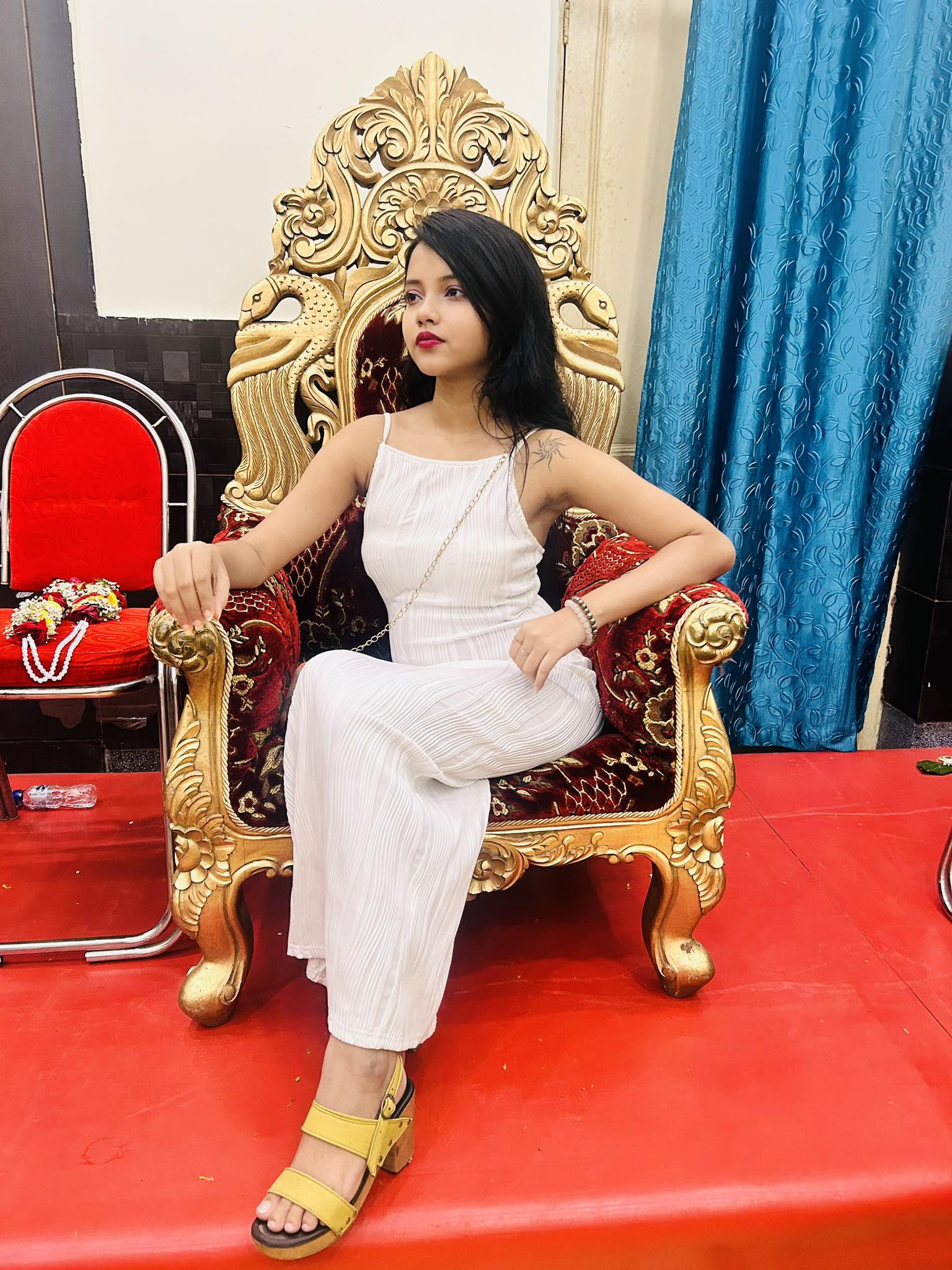 Laboni - A timeless tale in white!🤍 | Facebook