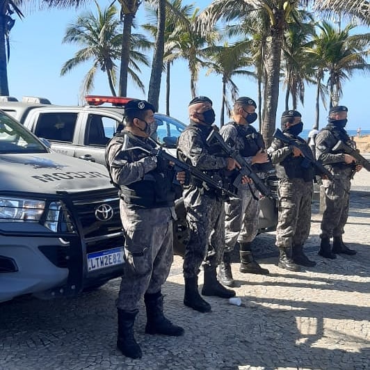 Batalhão de Rondas Especiais e Controle de Multidão - RECOM - Bom dia ...
