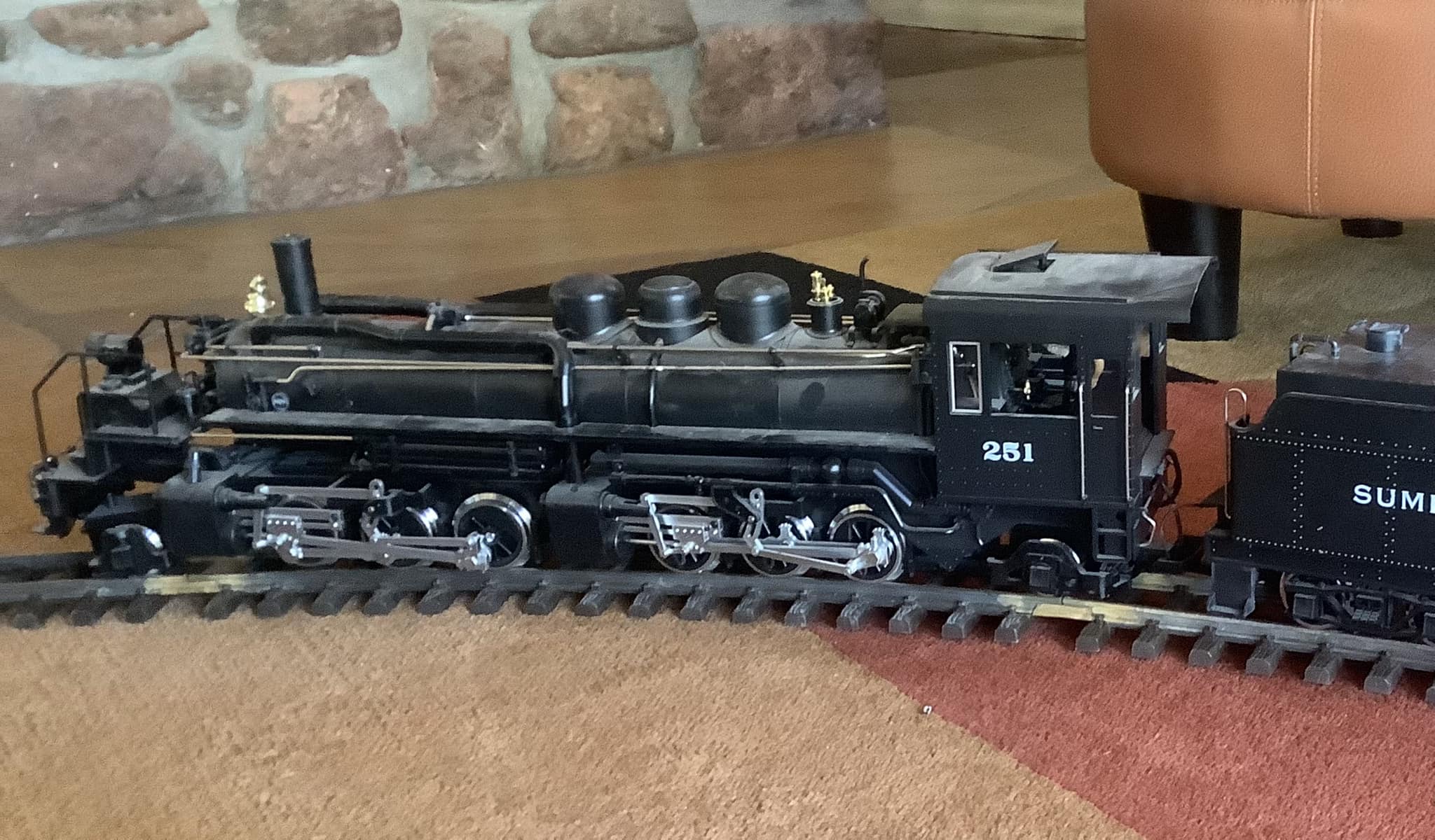 LGBタンクトップNO PROBLEM What to use to clean LGB loco model train?
