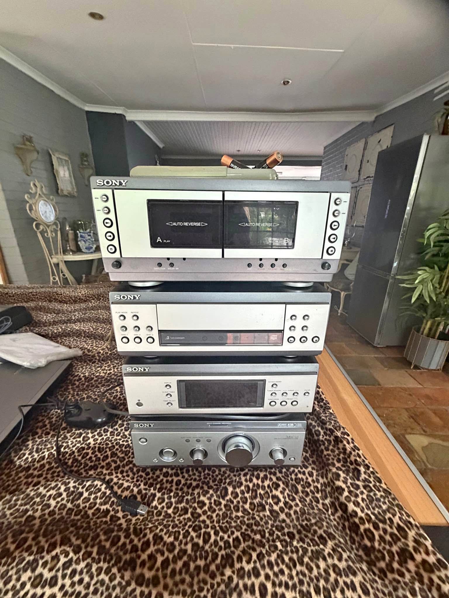 Large Sony music system with 2 large speakers and remote R800 ...