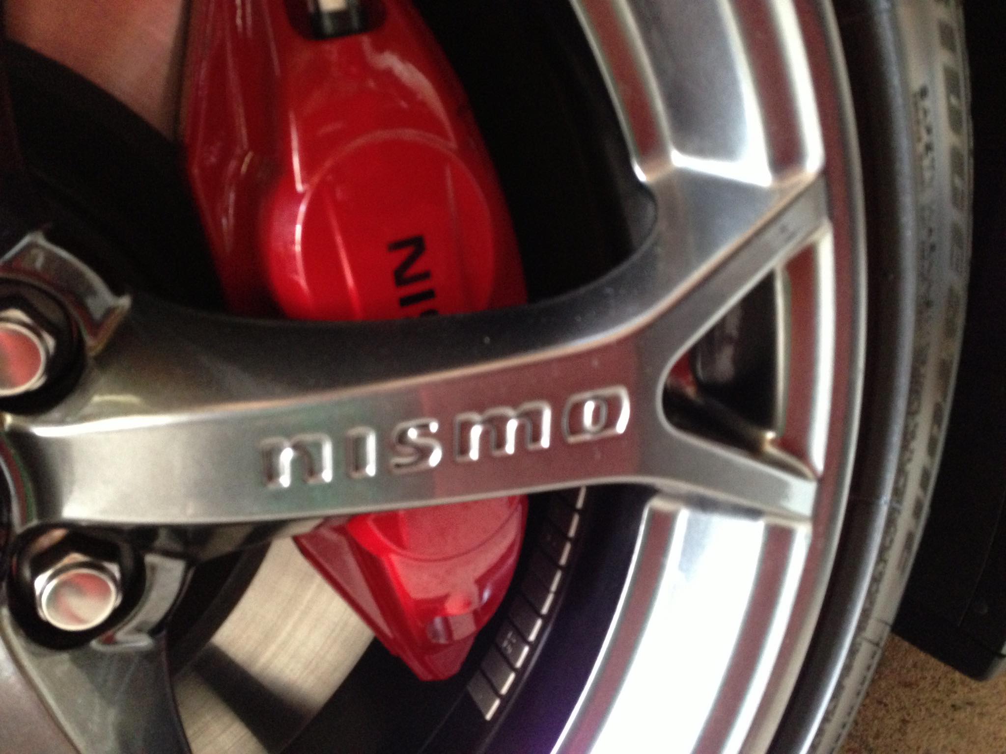 Nissan 370z v1 wheels color variations?