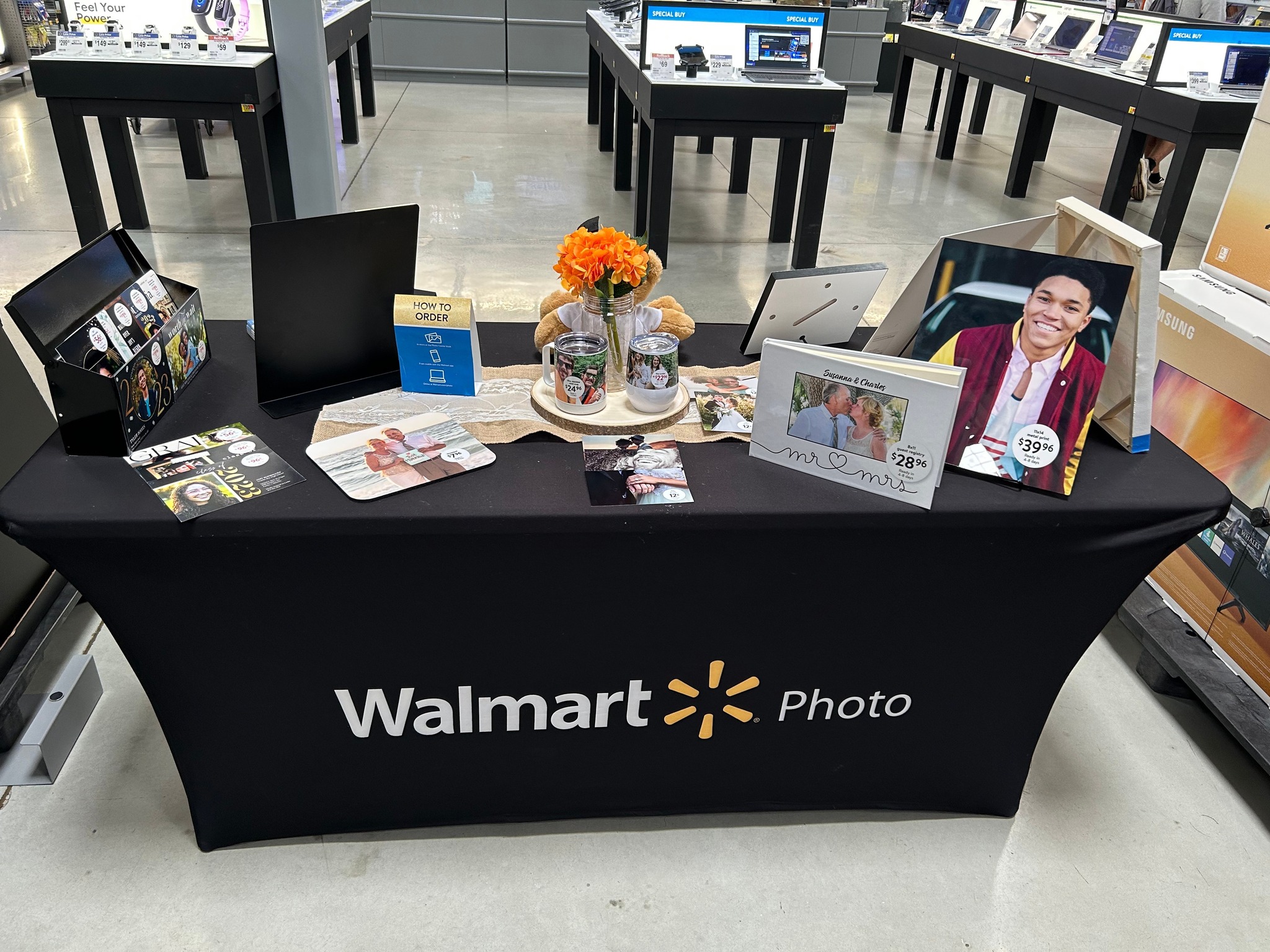 Walmart Supercenter San Antonio - SW Loop 410 - 👩‍🎓 Graduations just ...