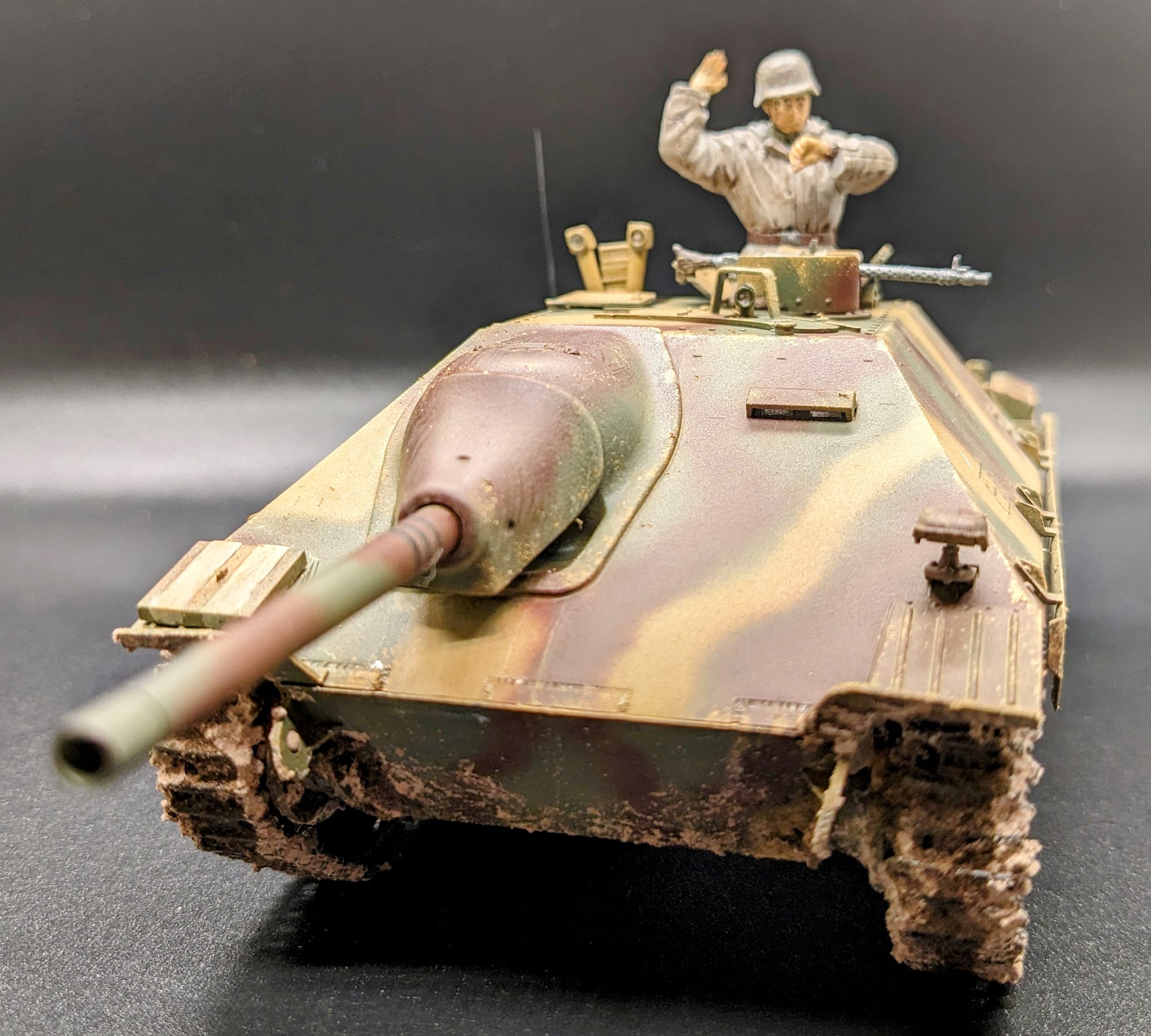 Maquette Char Jagdpanzer 38(t) Hetzer Early Production Full Interior Takom 1:35 - Réf 2170